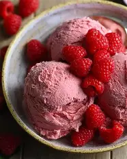 FRESH FROZEN RASPBERRIES MILK  DARK ICE CREAM