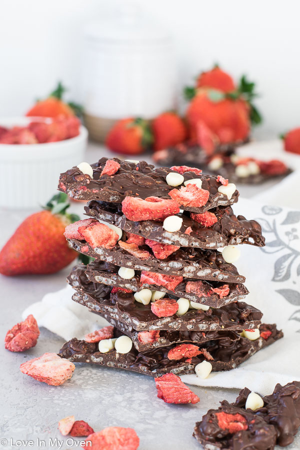 DRY STRAWBERRY CARAMEL CHOCOLATE
